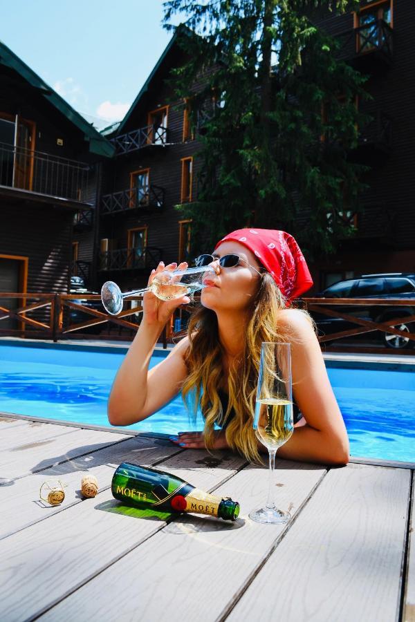 Zimasnow Ski & Spa Club Hotel Bukovel Exterior photo
