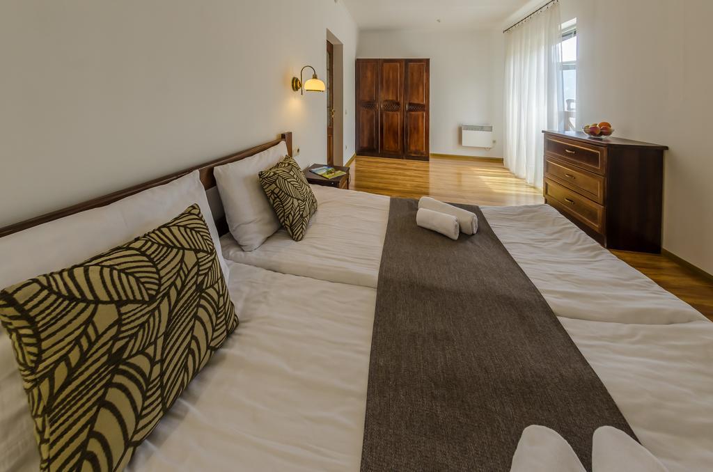 Zimasnow Ski & Spa Club Hotel Bukovel Exterior photo